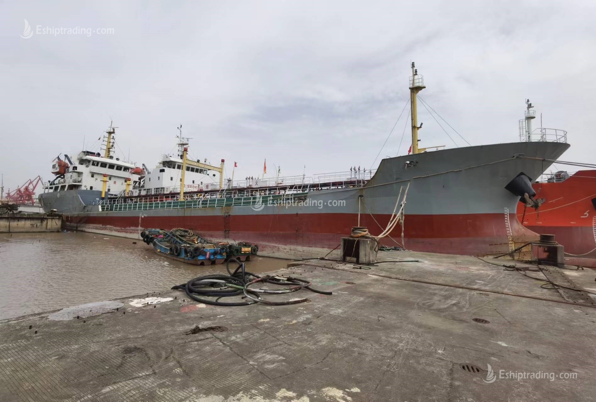 2440 T Product Oil Tanker For Sale