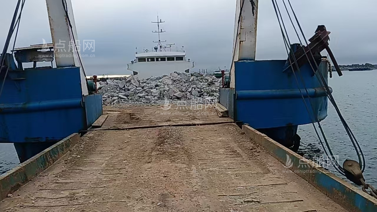 出售924吨甲板货驳