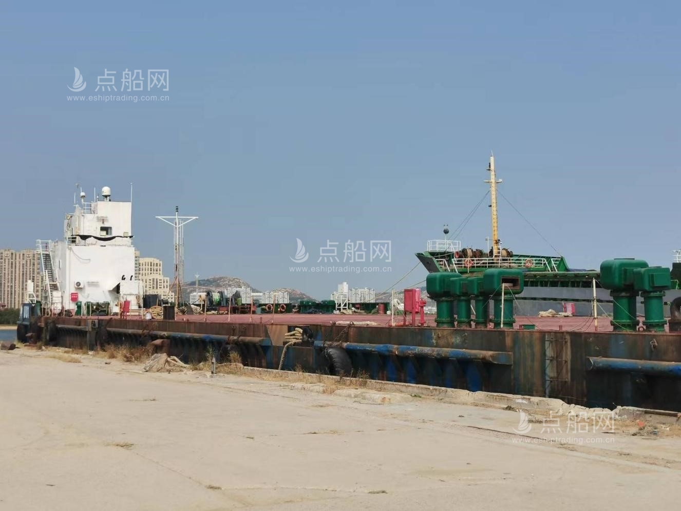 出售330尺无动力驳船