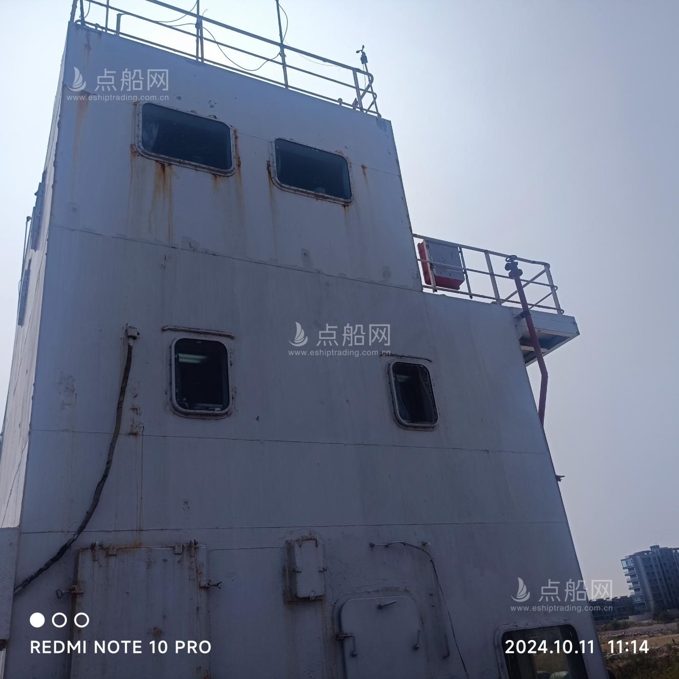 出售330尺无动力驳船