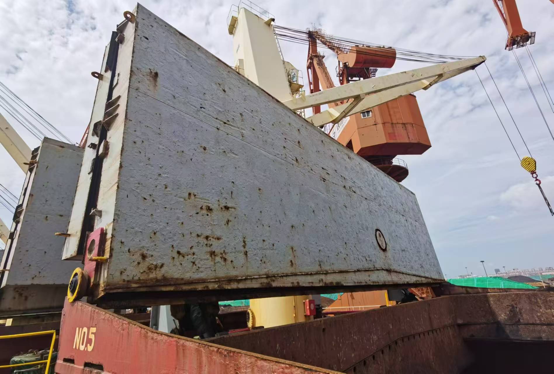 出售48893吨散货船