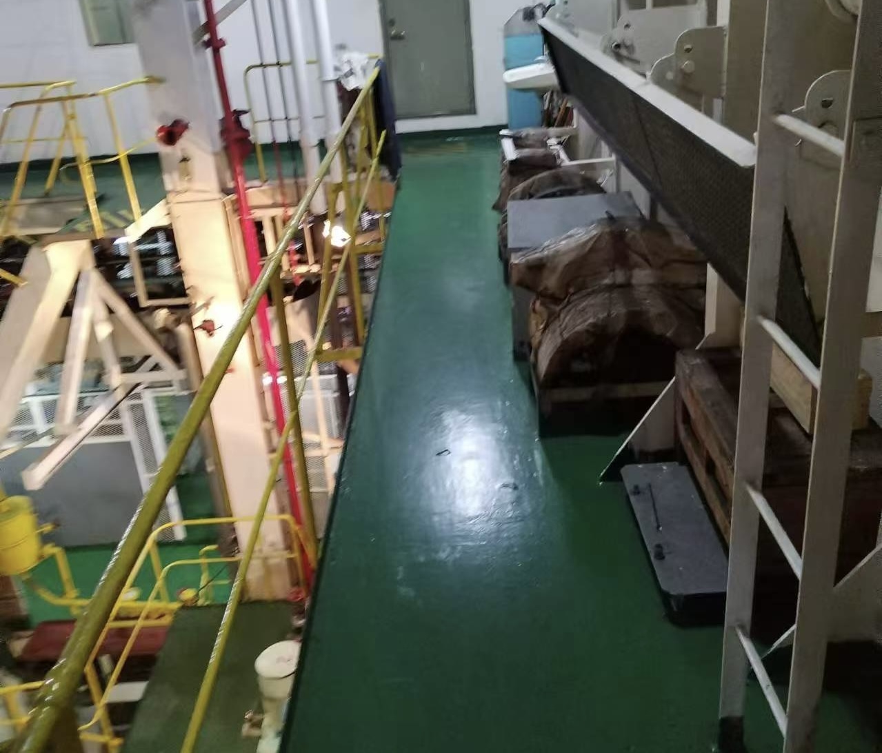 出售48893吨散货船