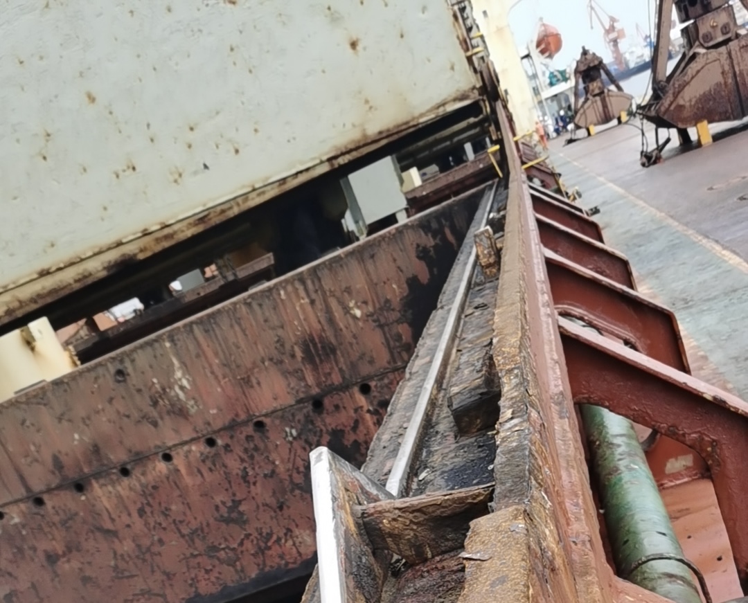 出售48893吨散货船