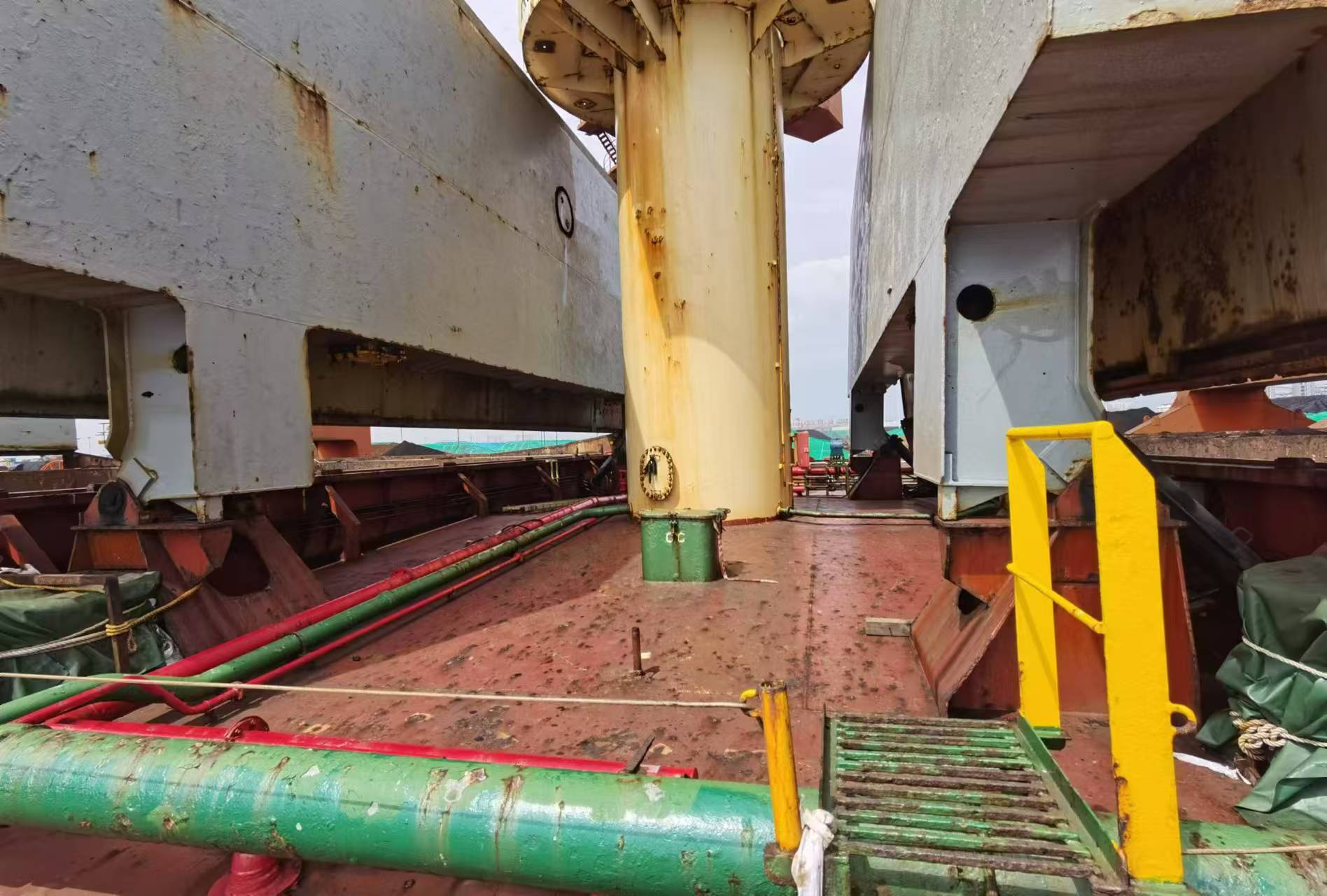 出售48893吨散货船