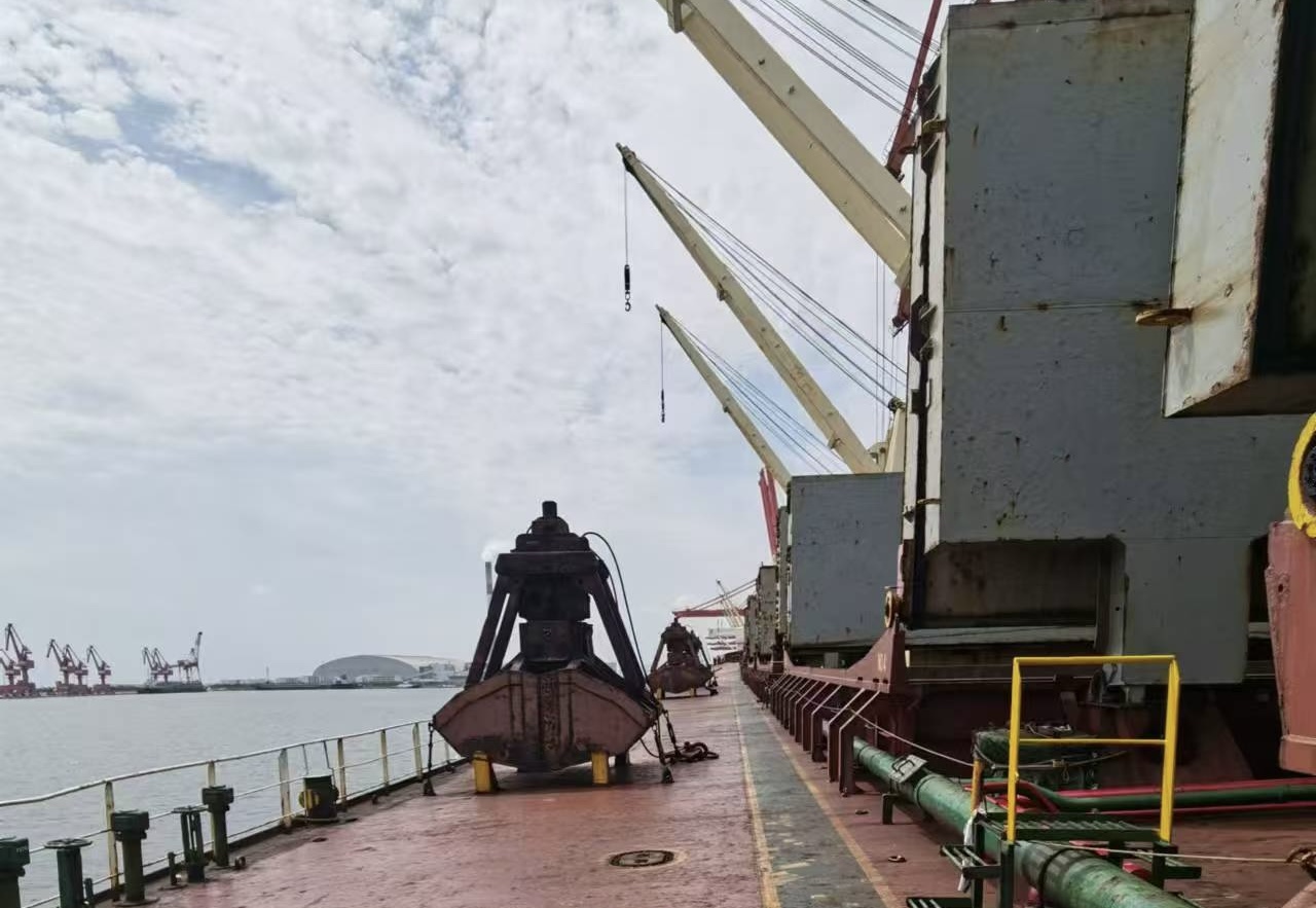 出售48893吨散货船