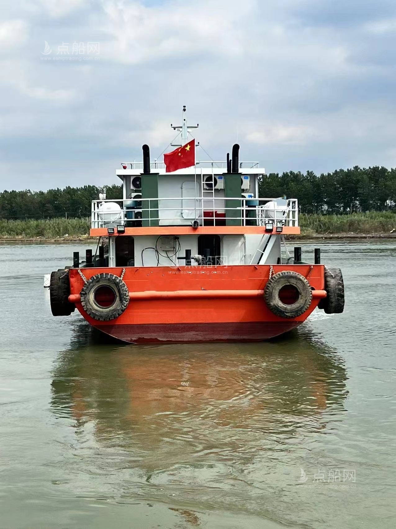 出售40.6米交通船