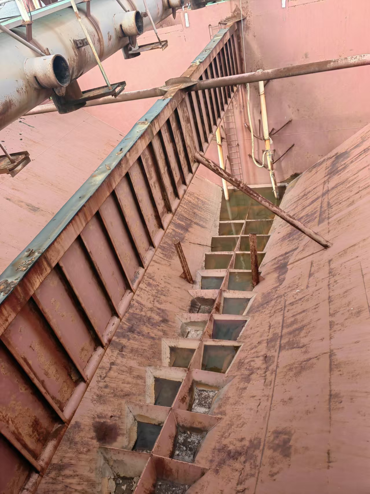 出售10600吨自吸自卸砂船