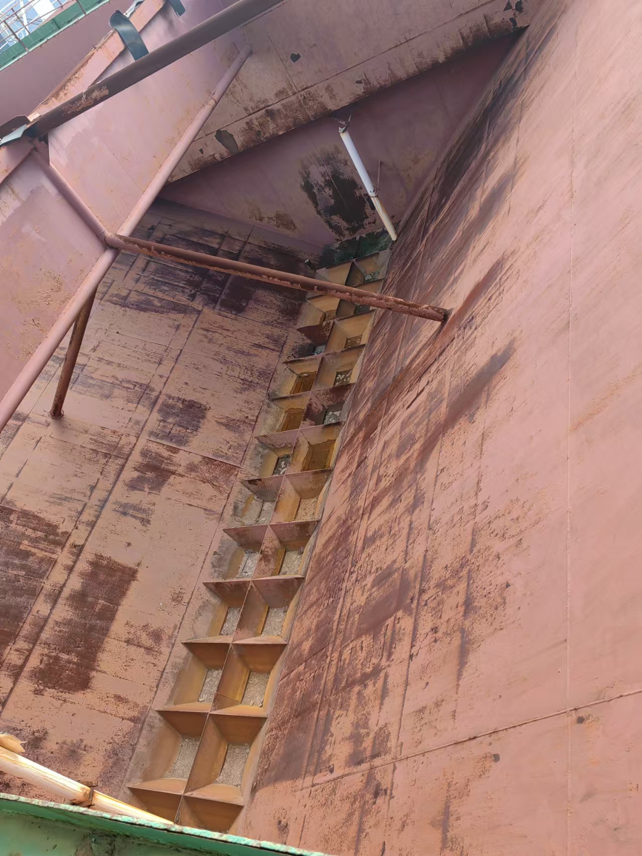 出售10600吨自吸自卸砂船