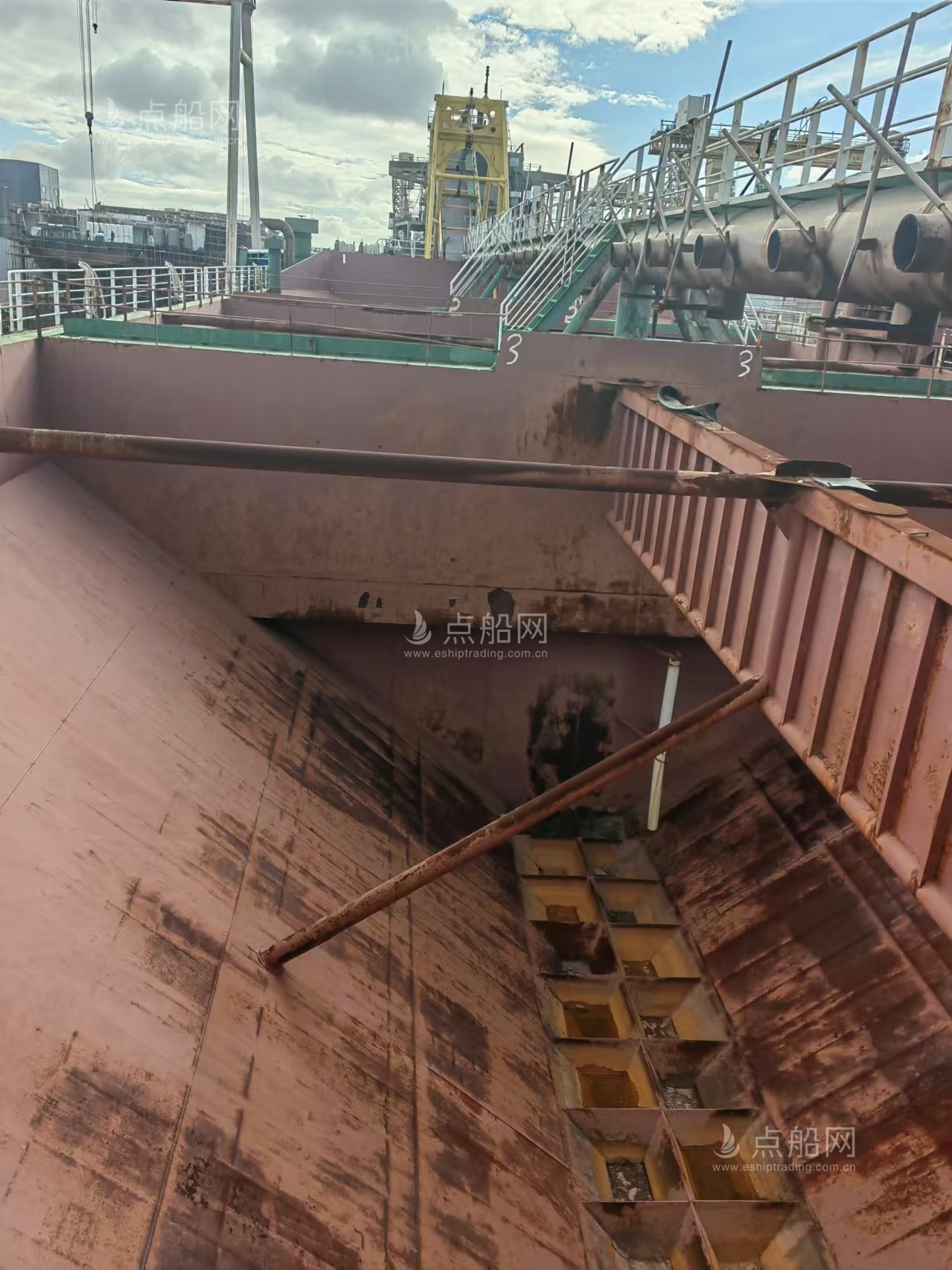 出售10600吨自吸自卸砂船