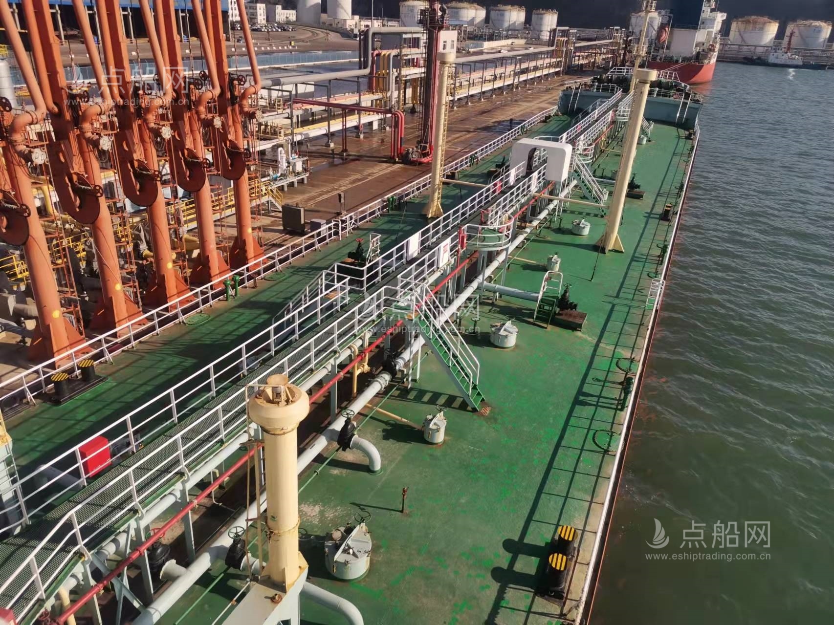 出售9066吨成品油船