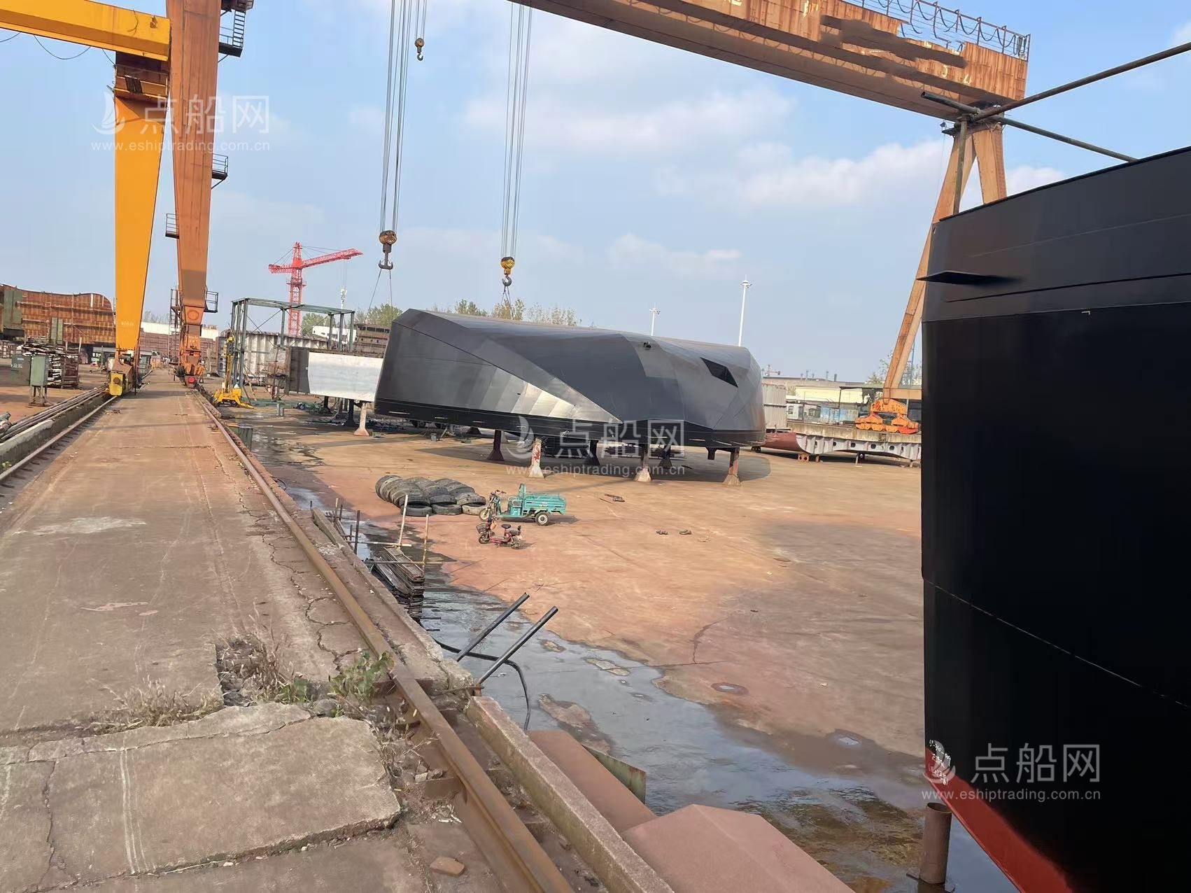 出售310尺无动力驳船