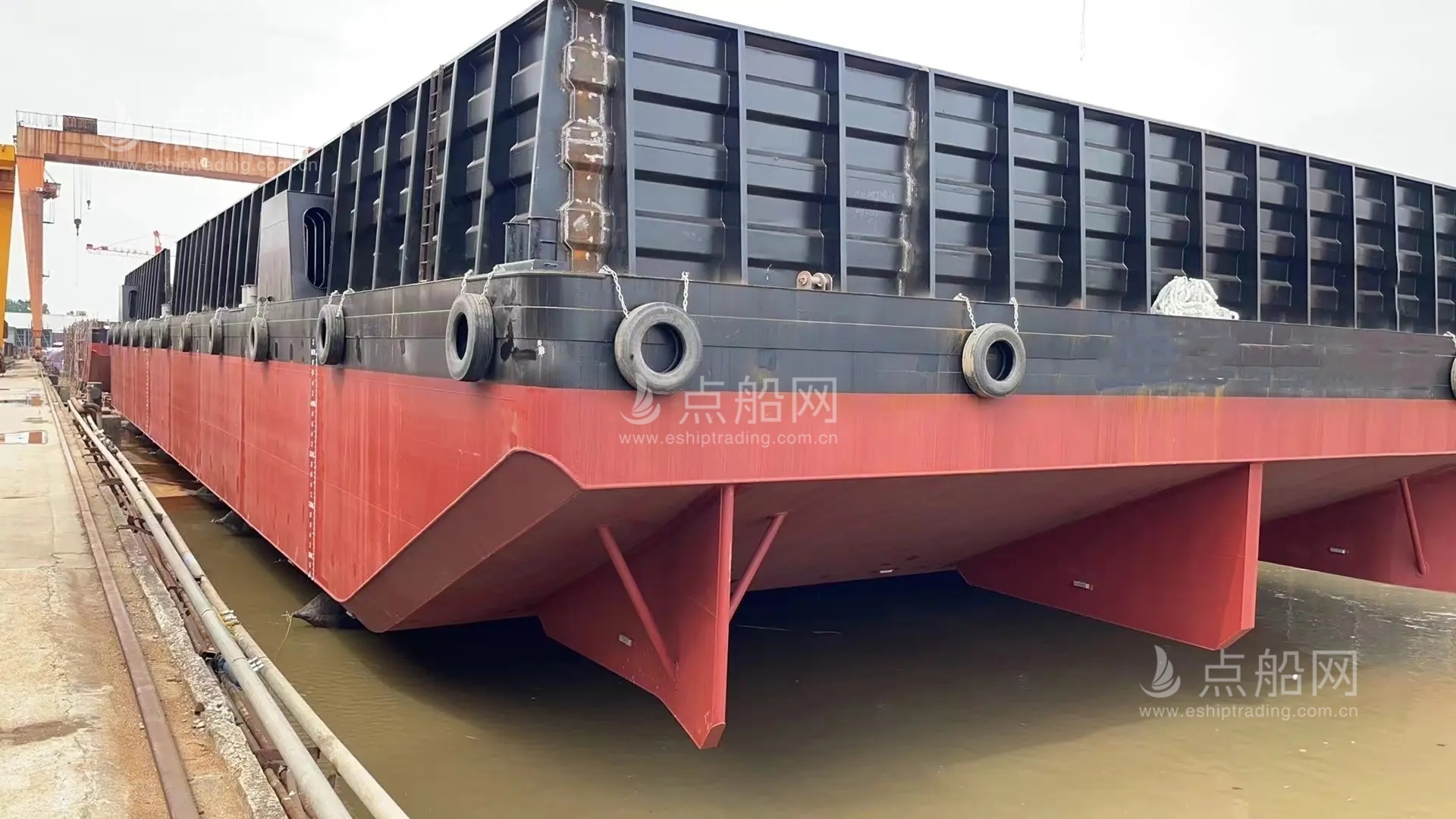 出售310尺无动力驳船