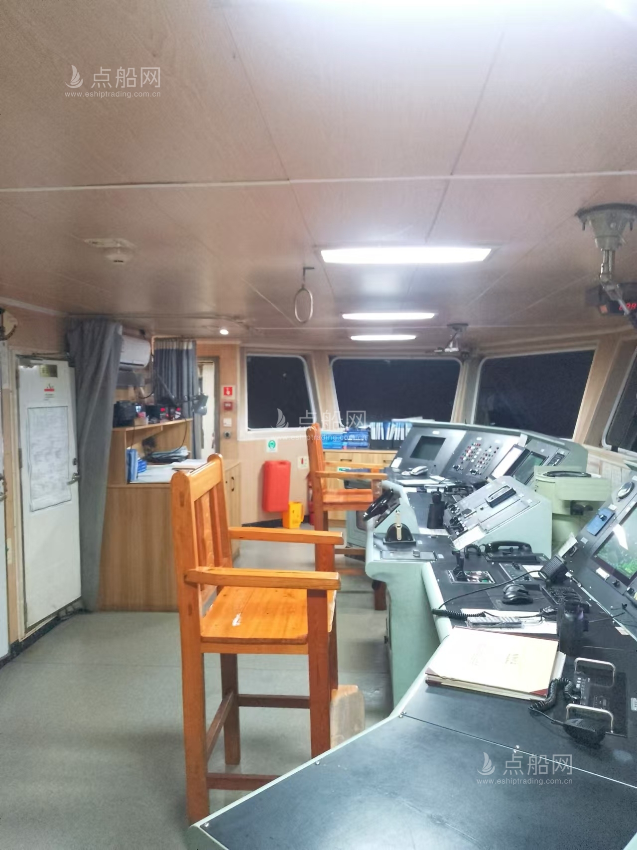 出售9863吨散货船