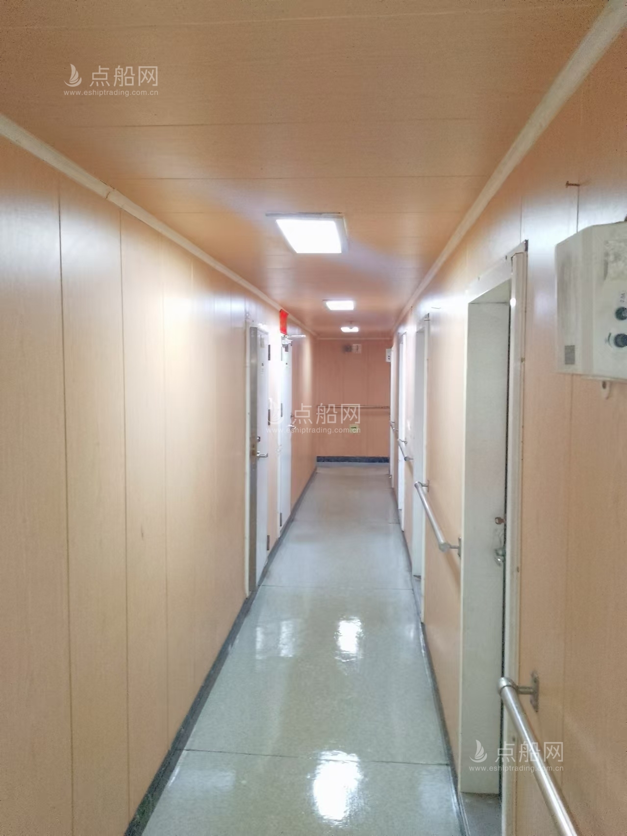 出售9863吨散货船