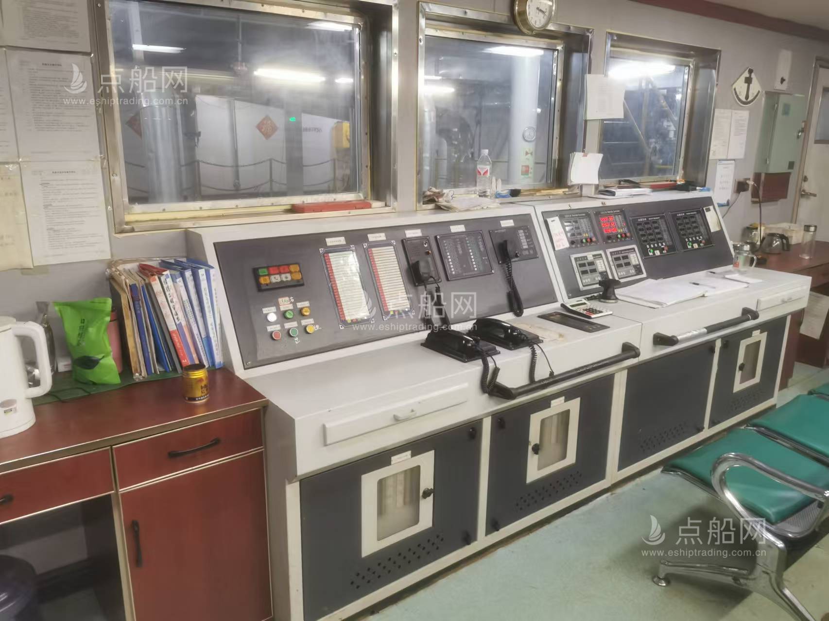 出售8702吨散货船