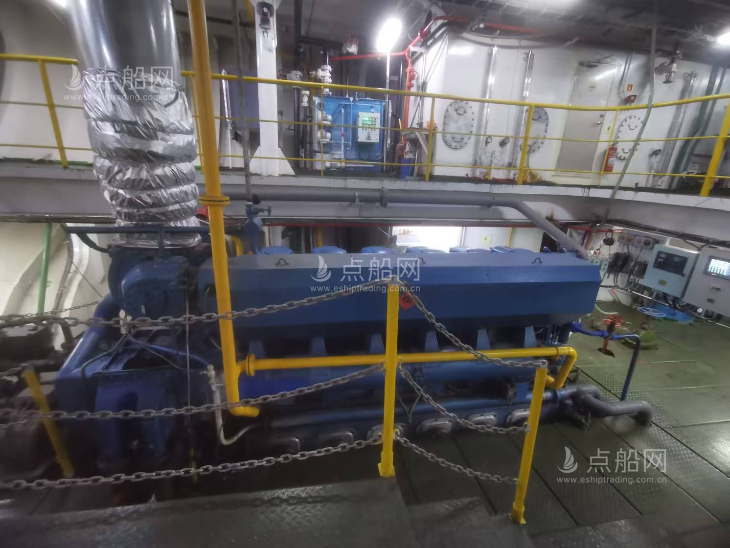 出售8702吨散货船