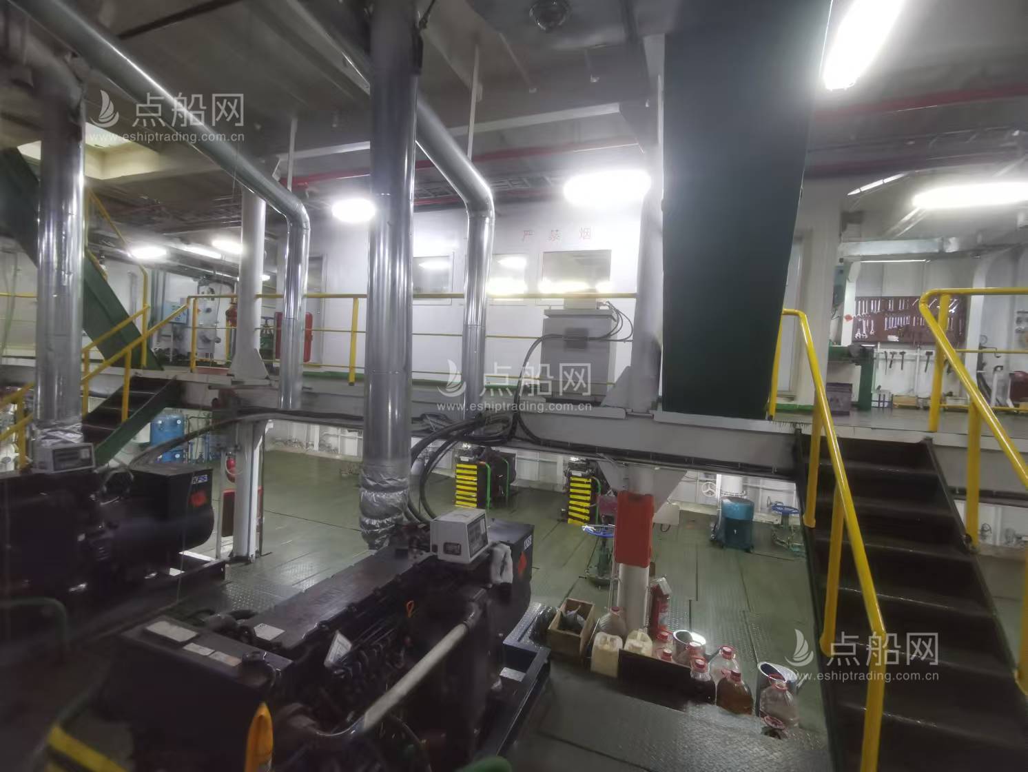 出售8702吨散货船