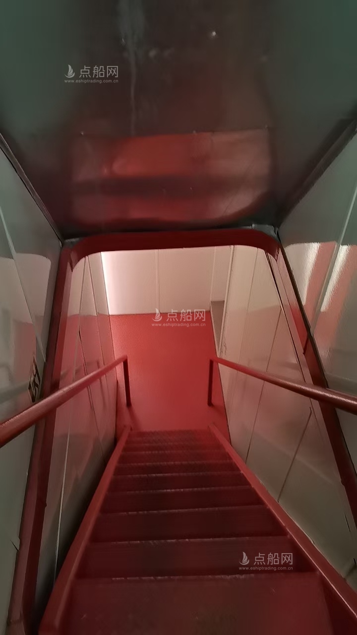出售9735吨散货船