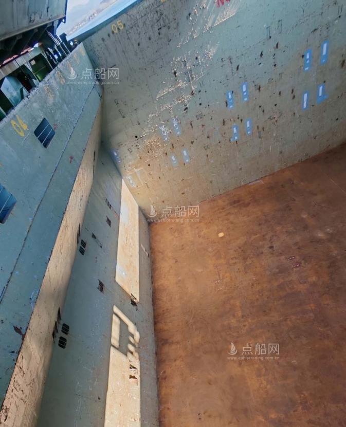 出售1577箱集装箱船