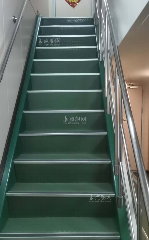 出售1577箱集装箱船