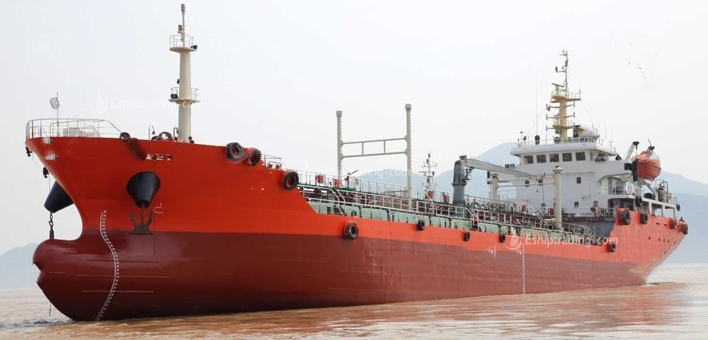 4320 T Product Oil Tanker For Sale