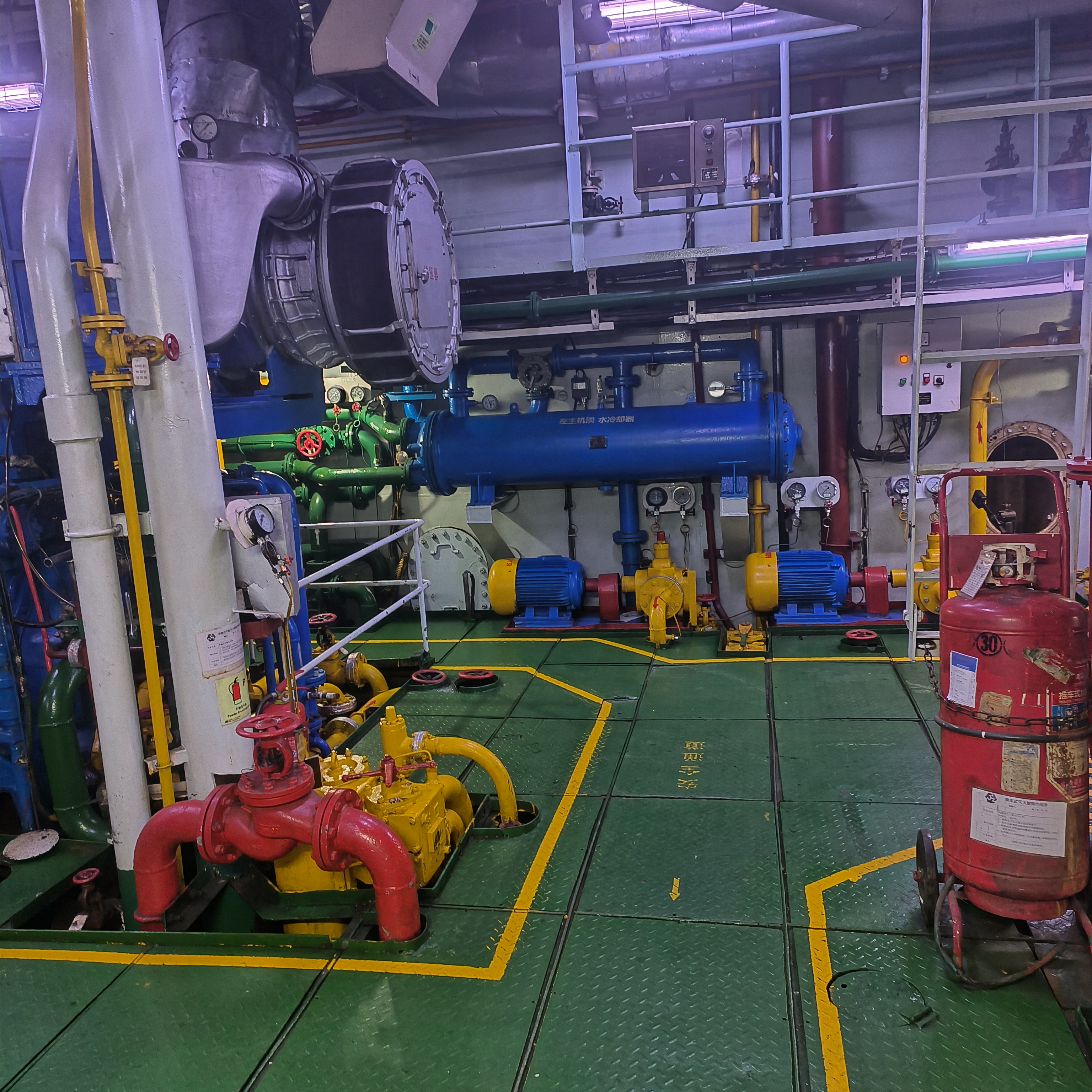 出售6000 马力平台供应船