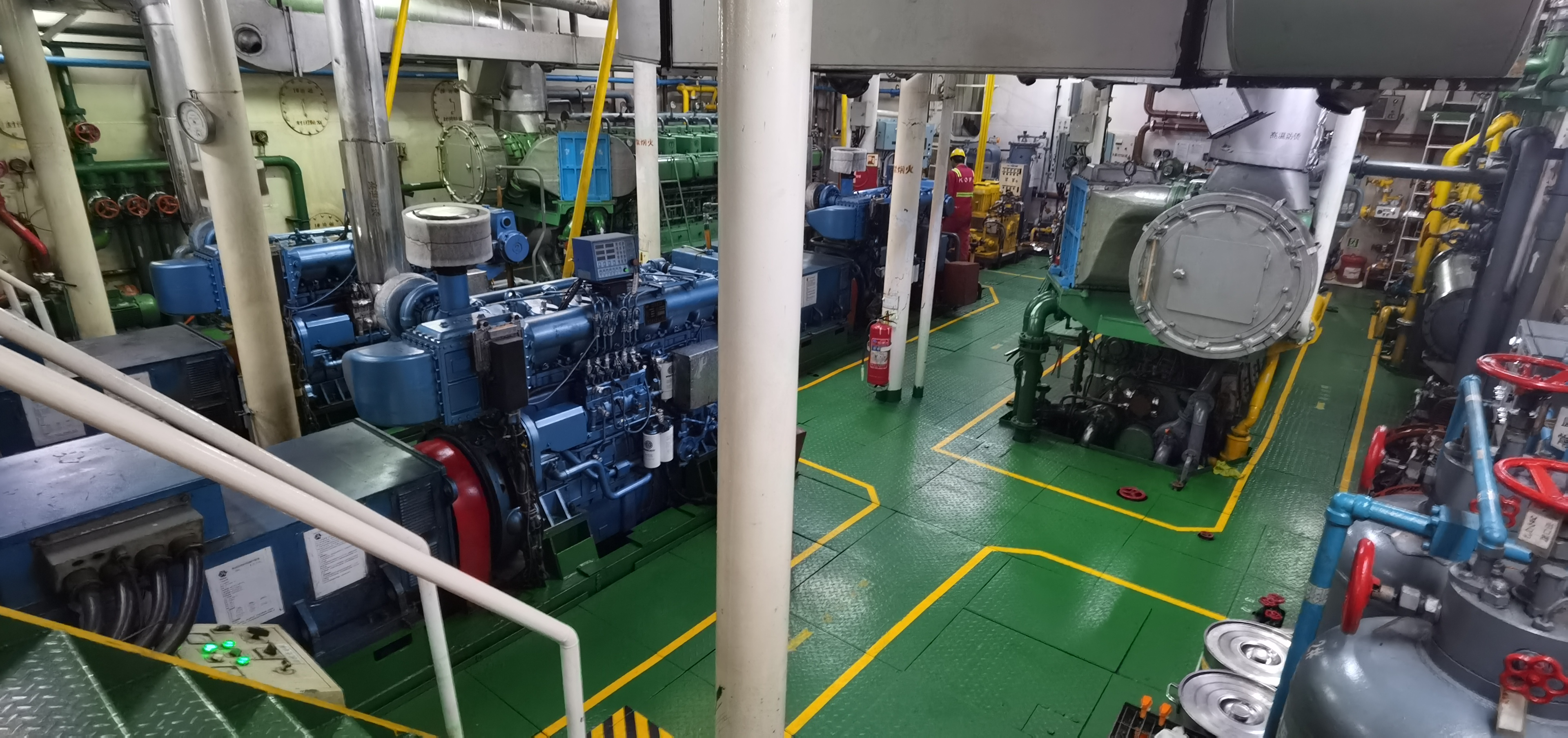 出售6000 马力三用拖轮