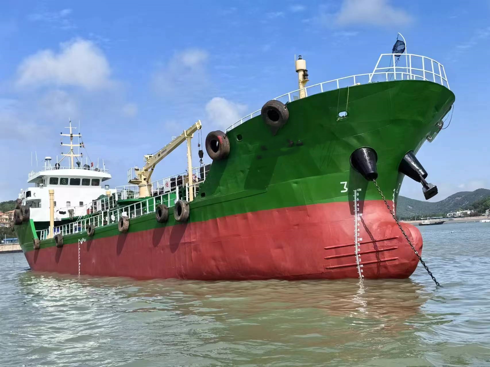 出售862吨成品油船