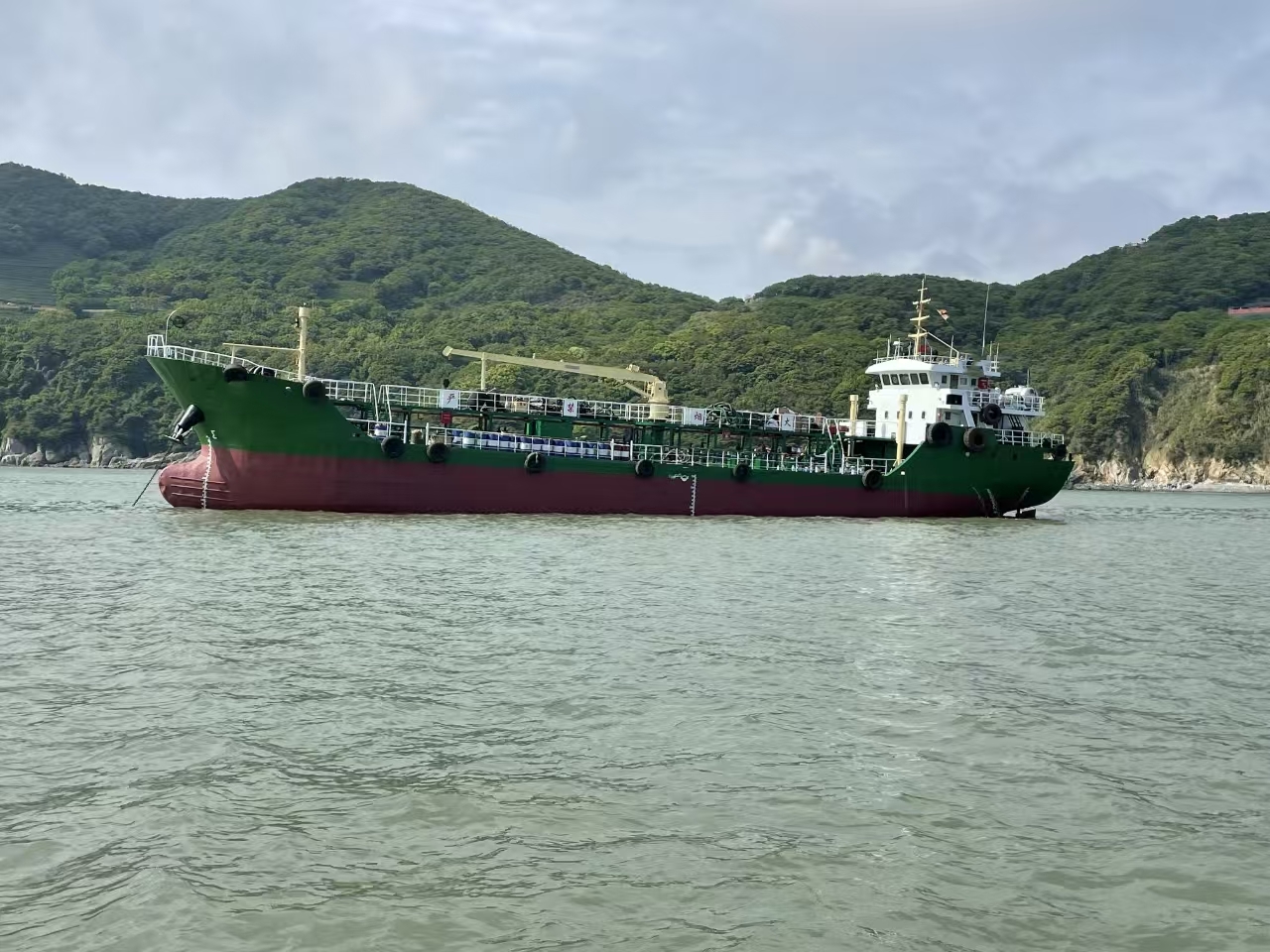 出售862吨成品油船