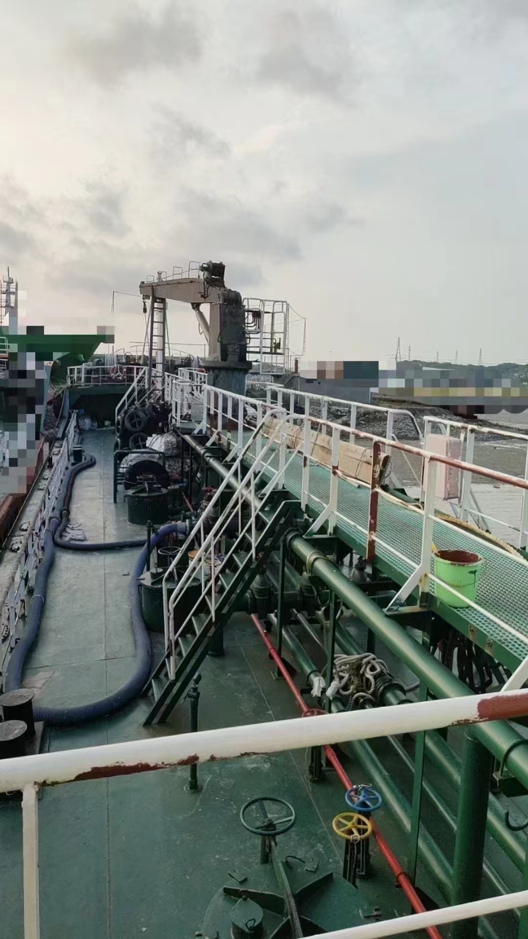 出售743吨成品油船