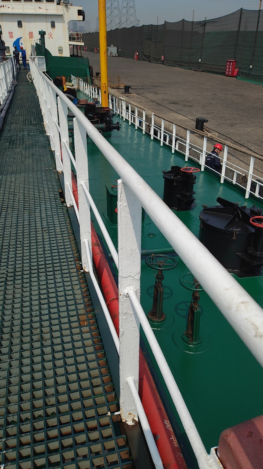 出售3150吨成品油船