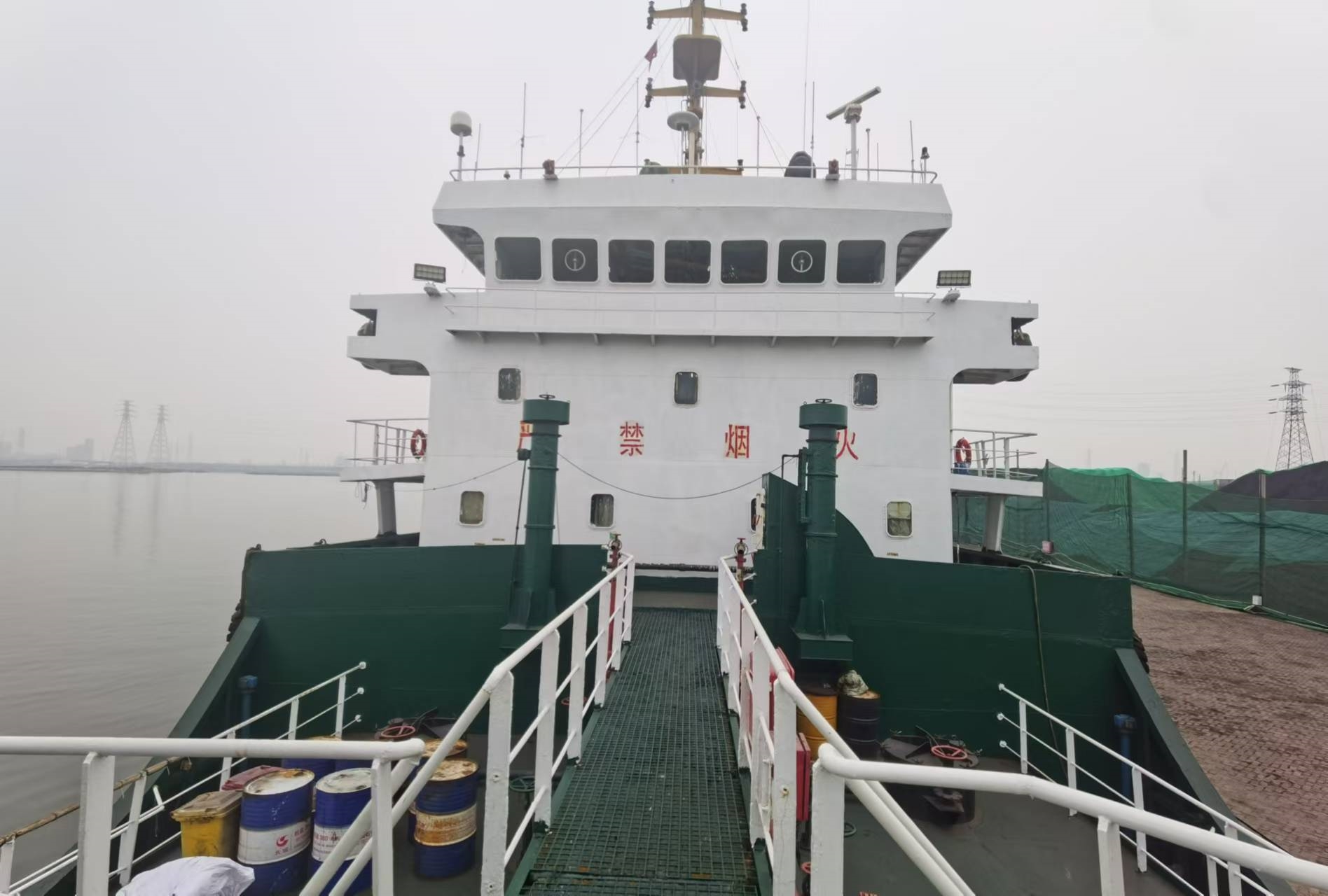 出售3150吨成品油船