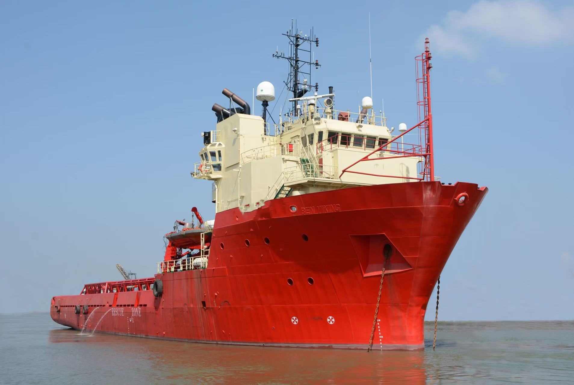 出售17843 马力三用拖轮