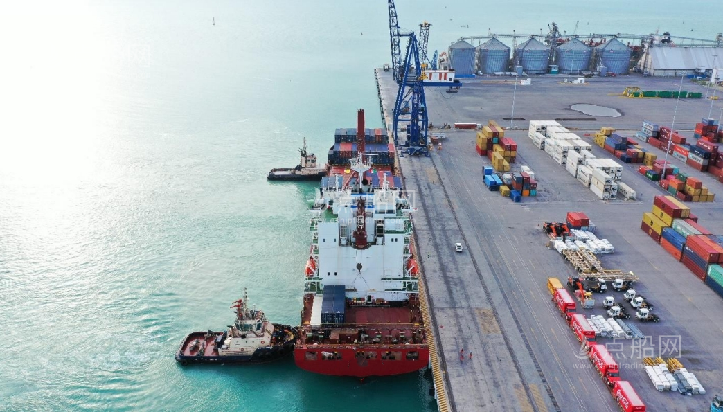 出售1691箱集装箱船