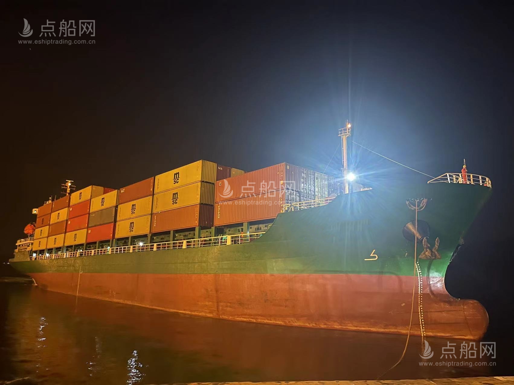 出售674箱集装箱船