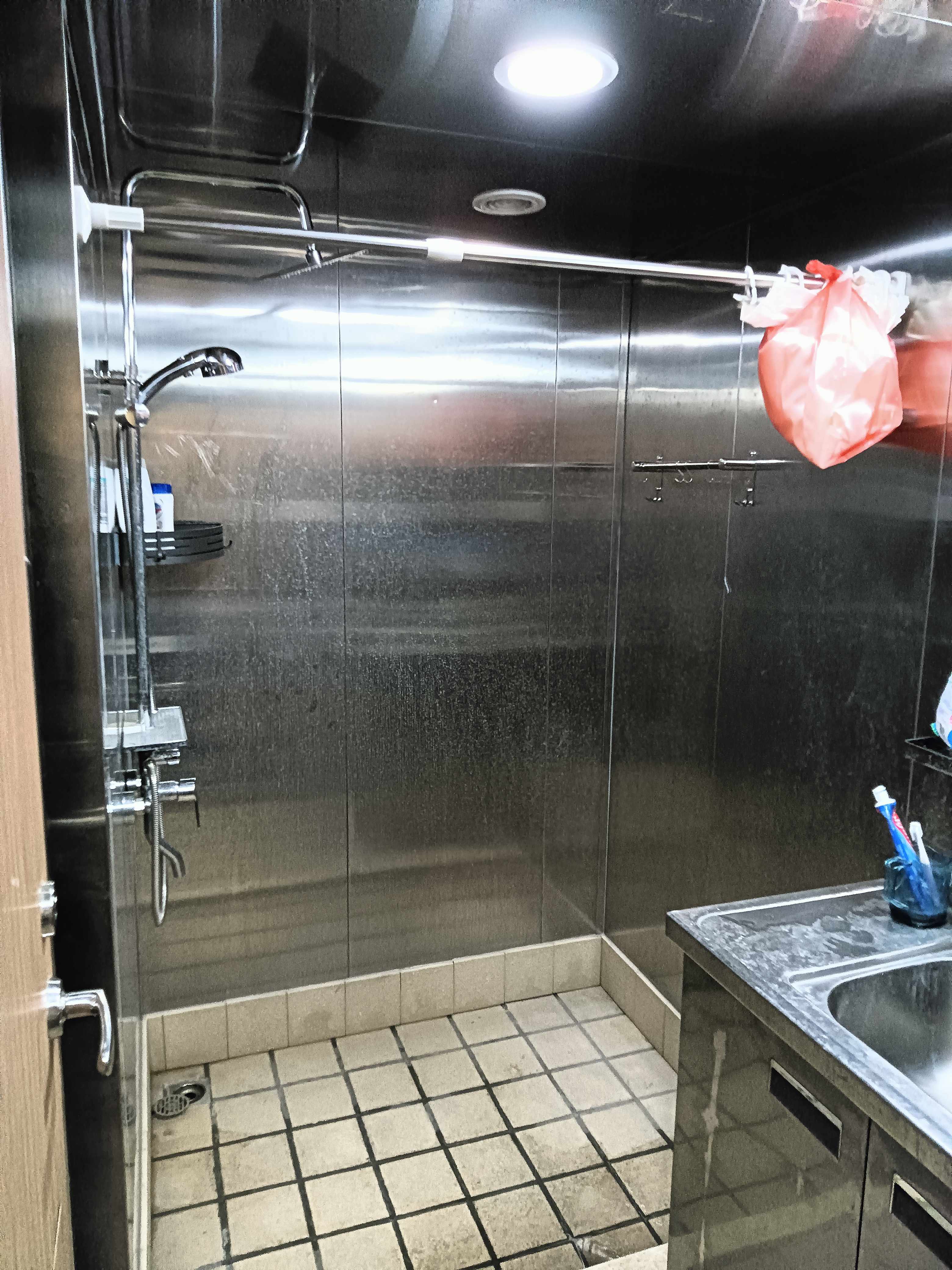 出售12人风电运维船