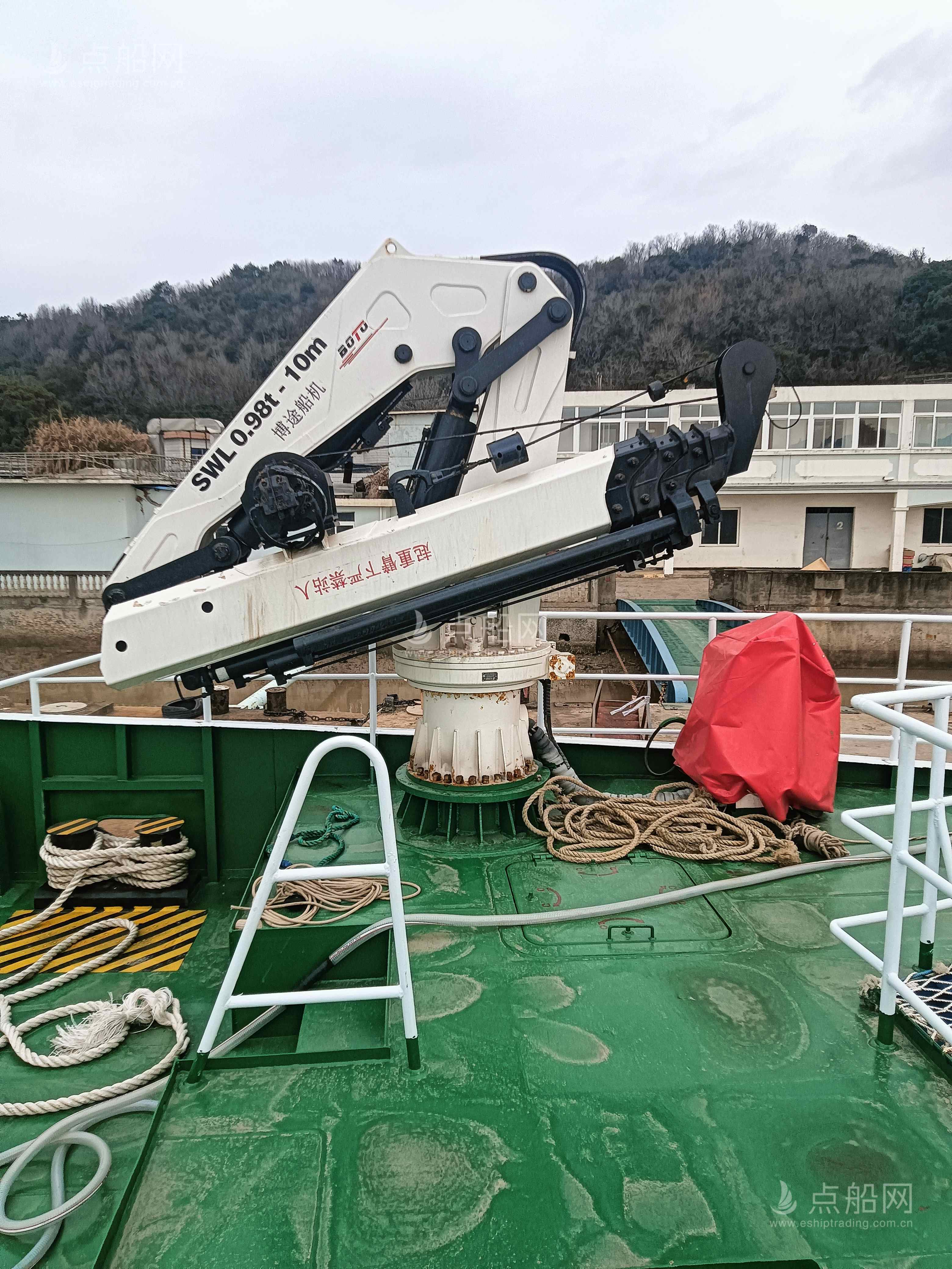 出售12人风电运维船