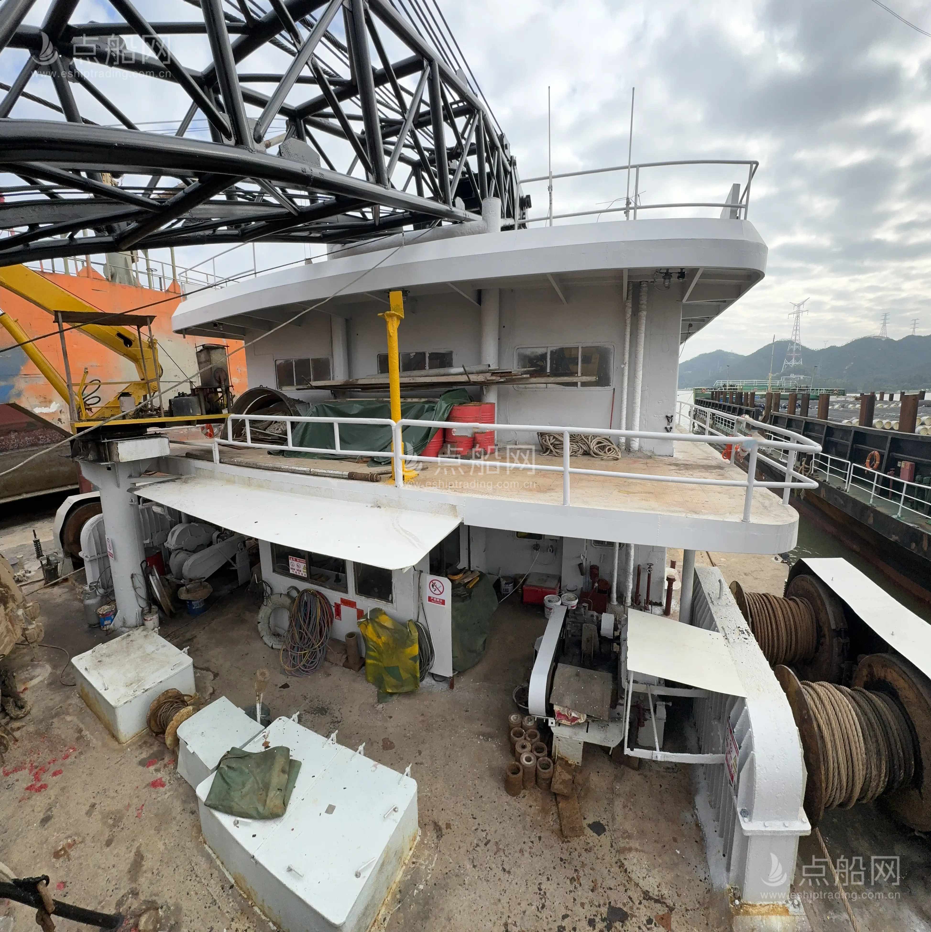 出售10m³抓斗挖泥船