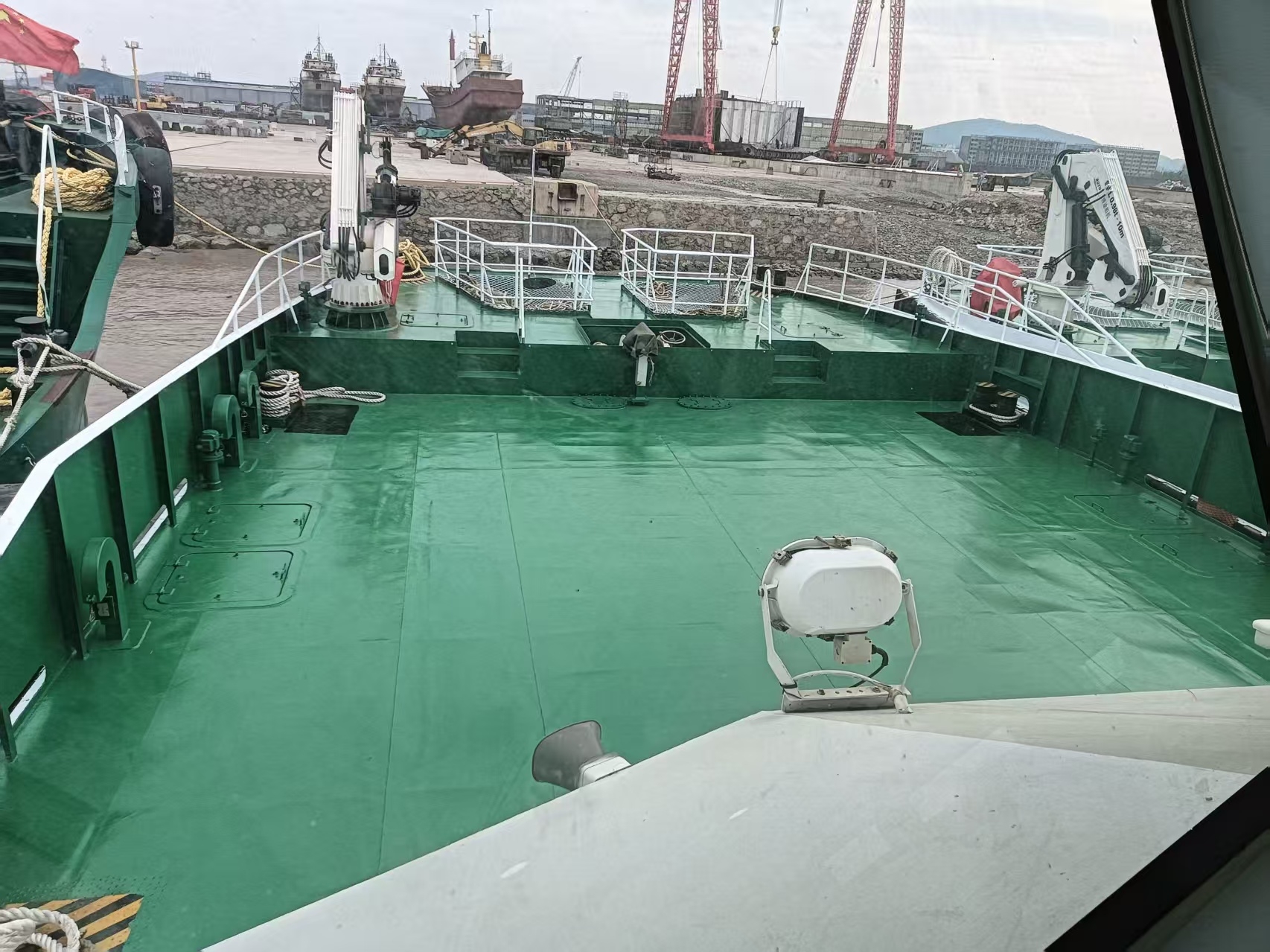 出售12人风电运维船