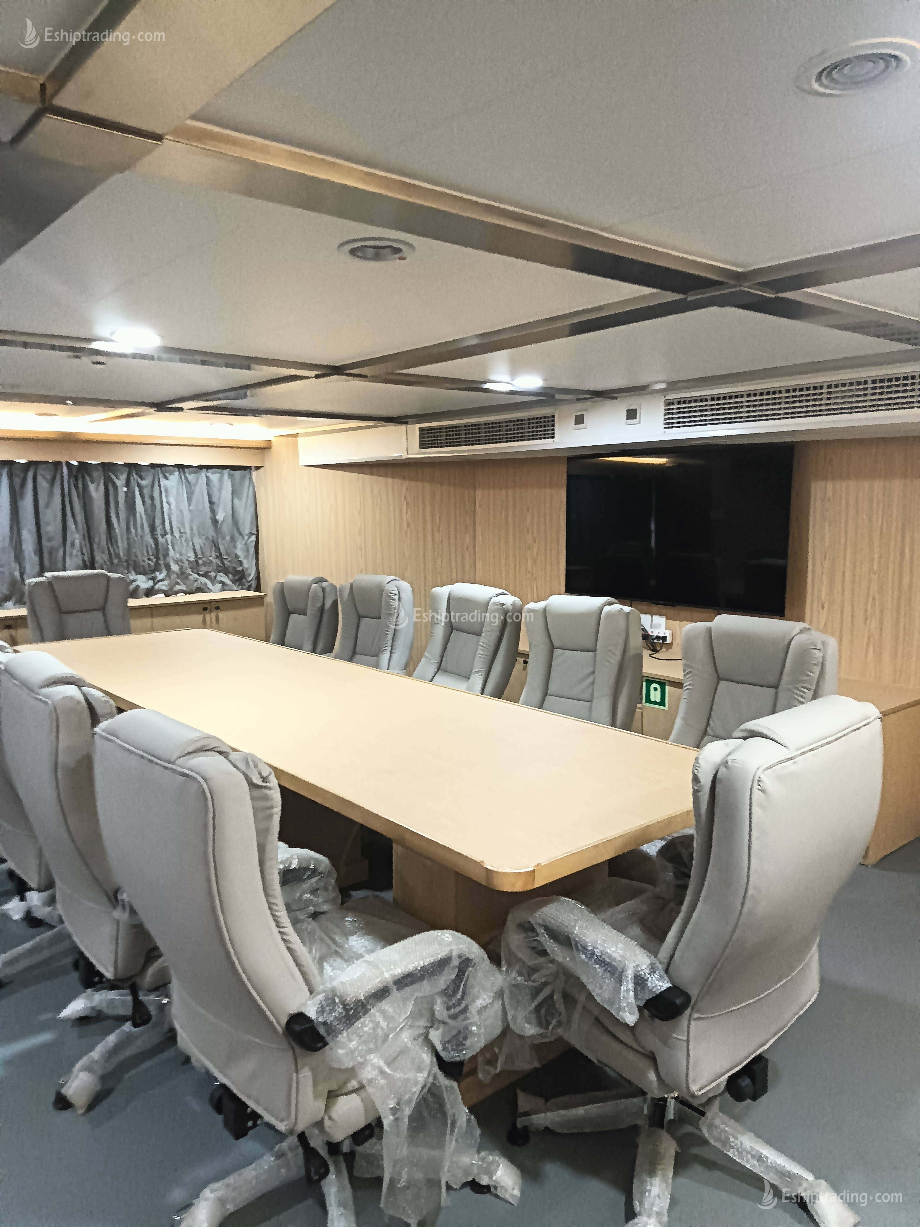 12 P Wind power operation and maintenance Ship For Sale