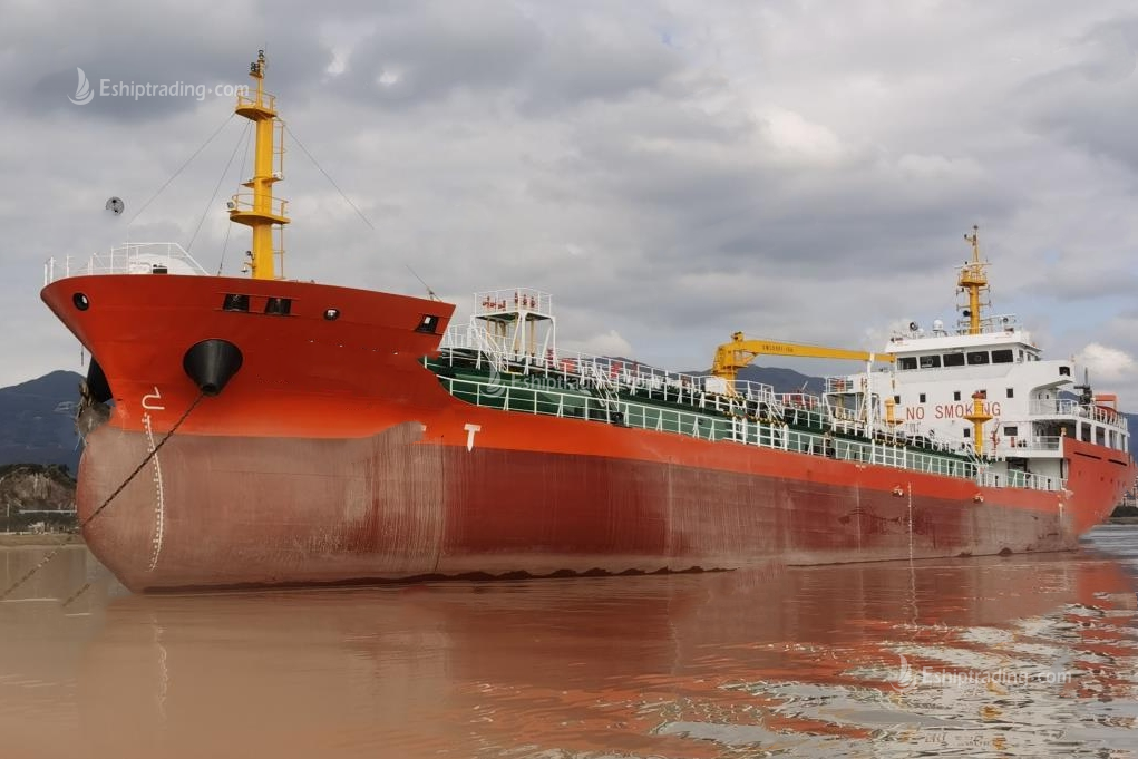 4210 T Product Oil Tanker For Sale
