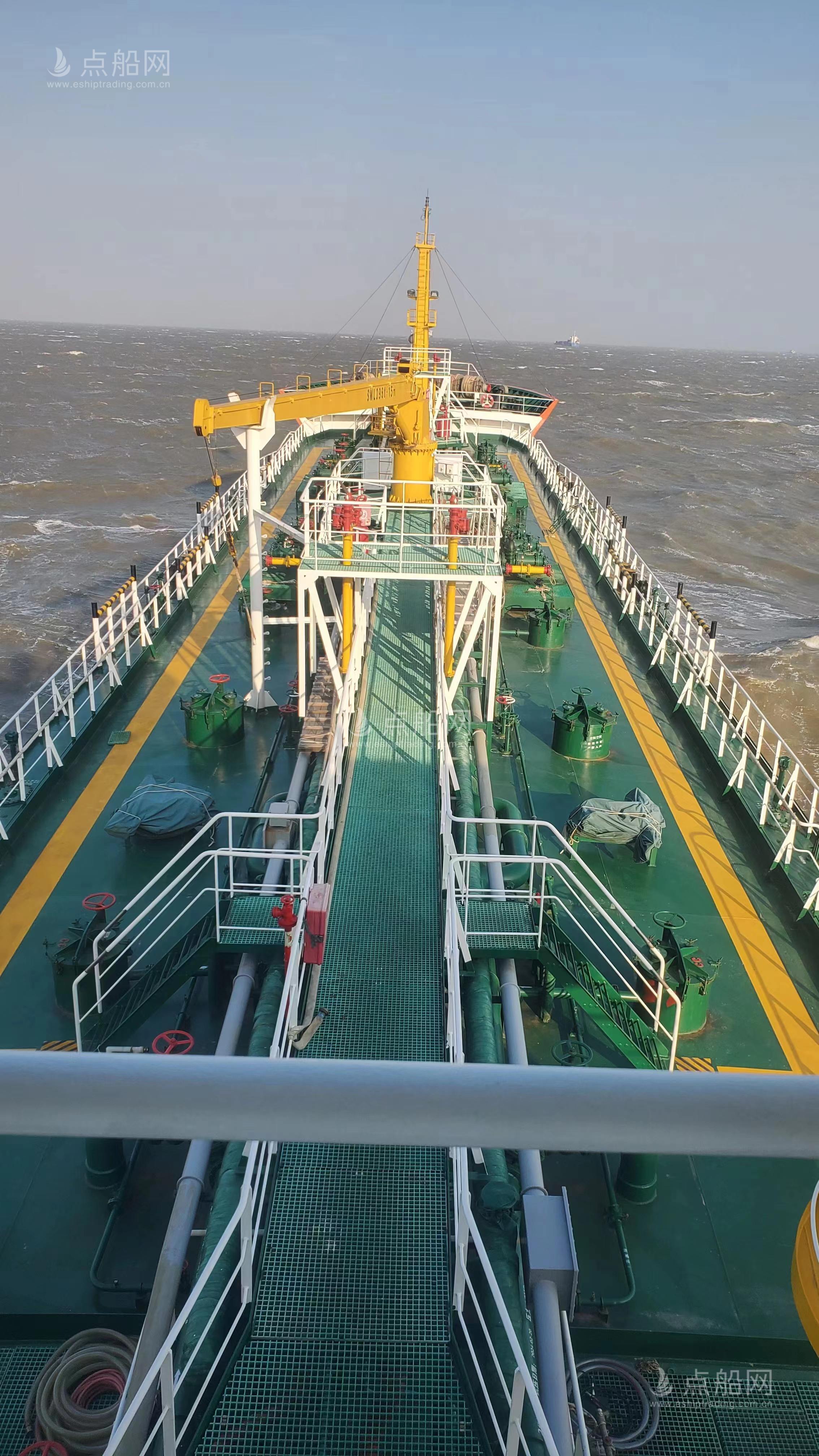 出售4210吨成品油船