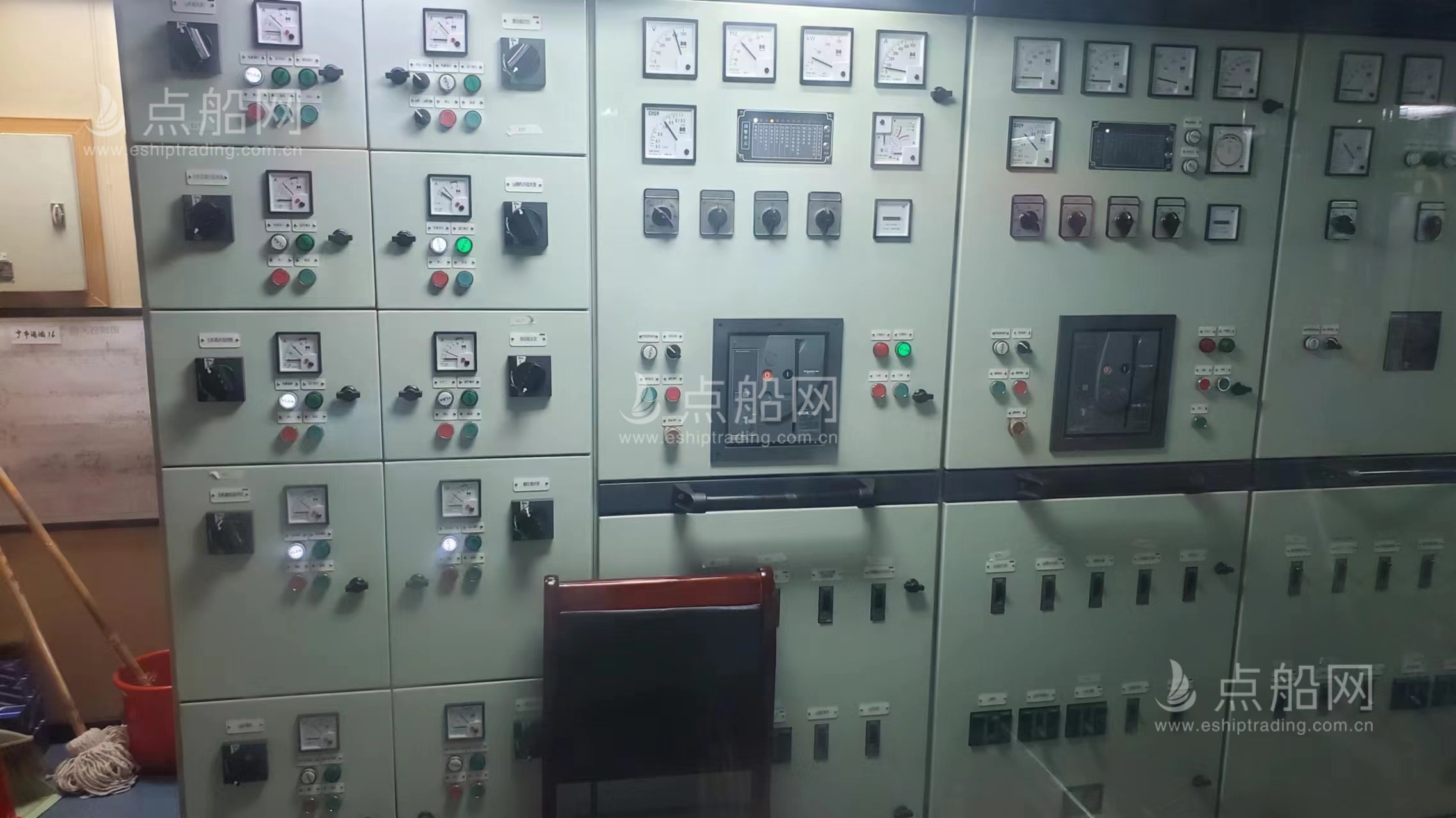 出售4210吨成品油船