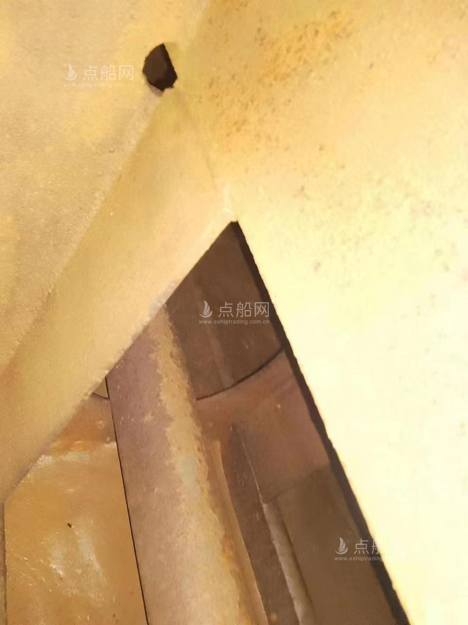 出售684箱集装箱船