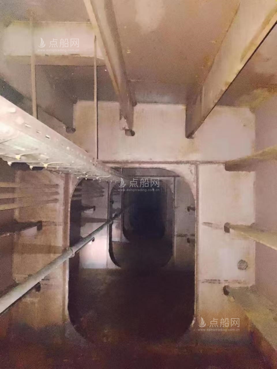 出售684箱集装箱船