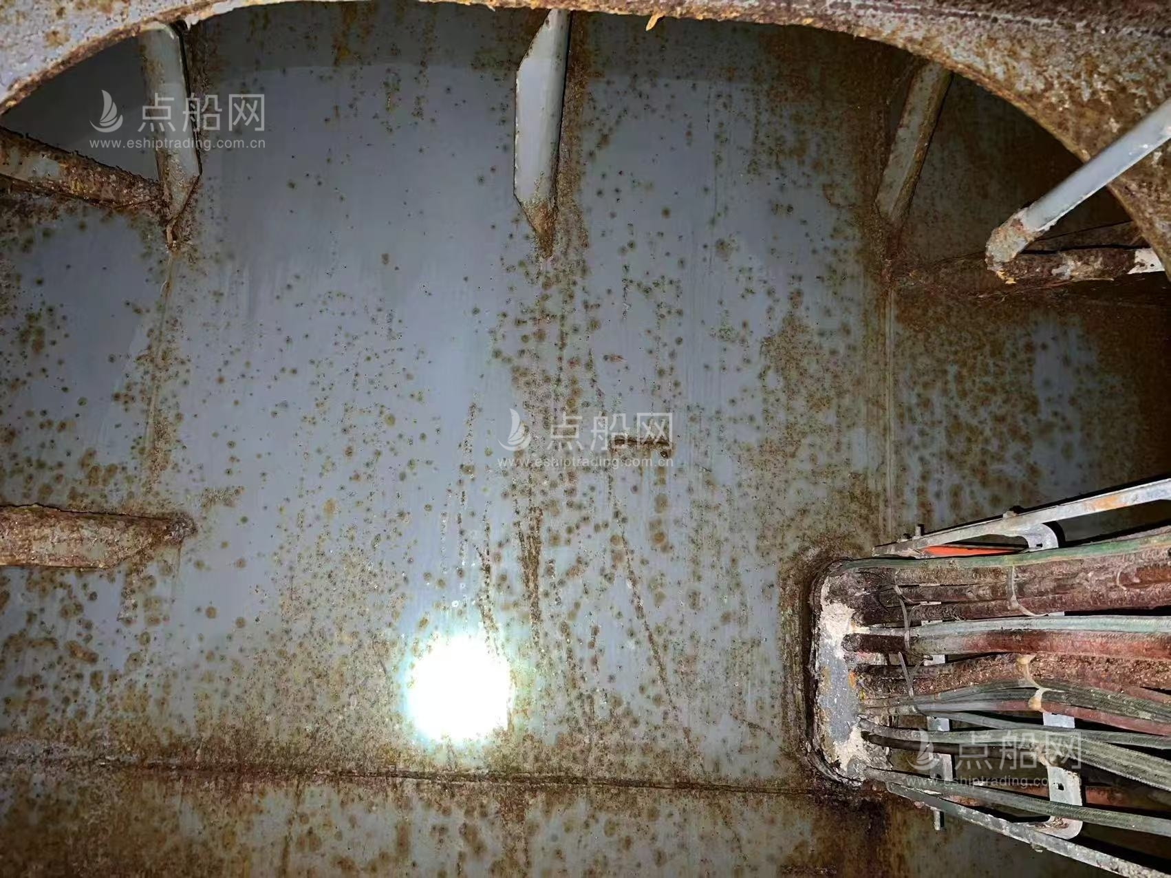 出售684箱集装箱船