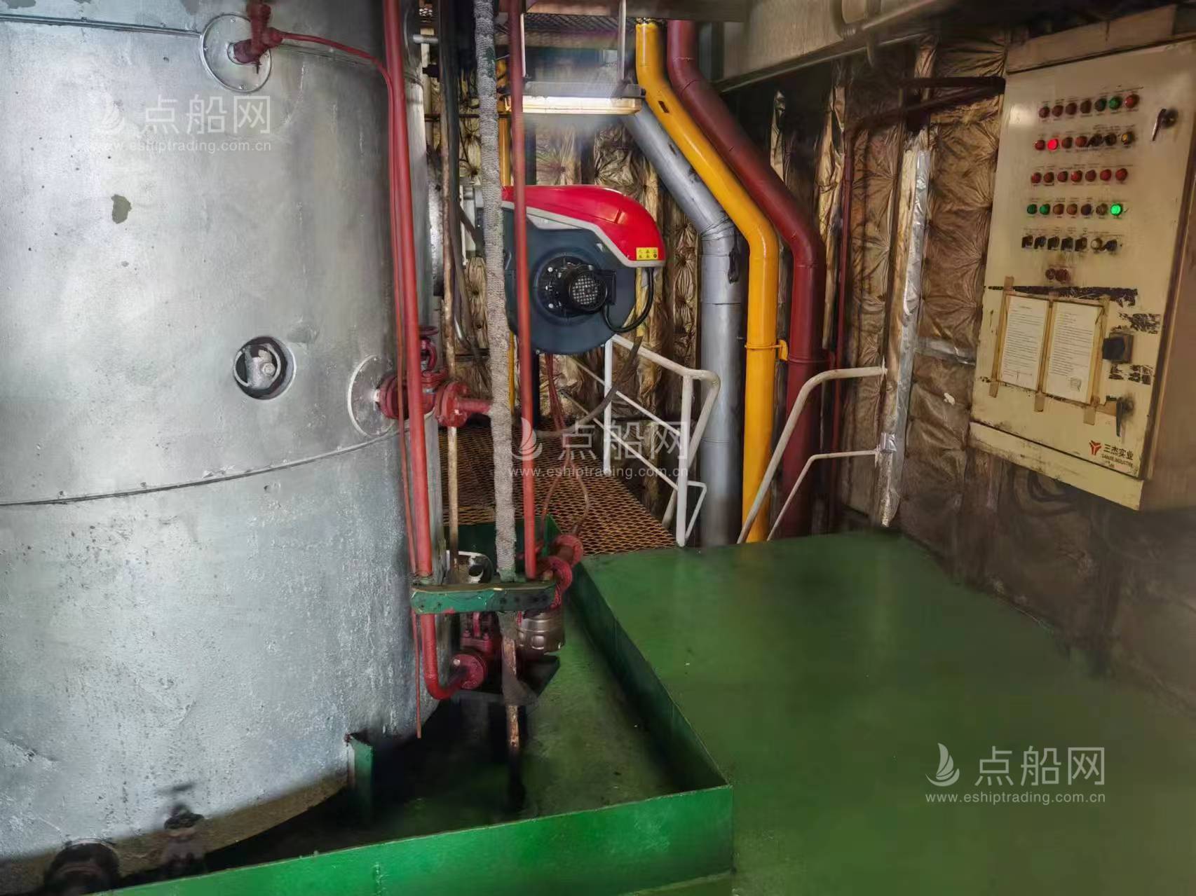 出售684箱集装箱船