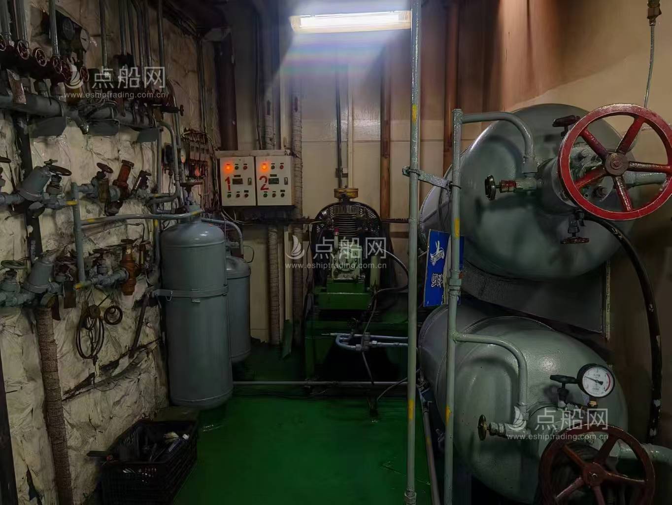 出售684箱集装箱船