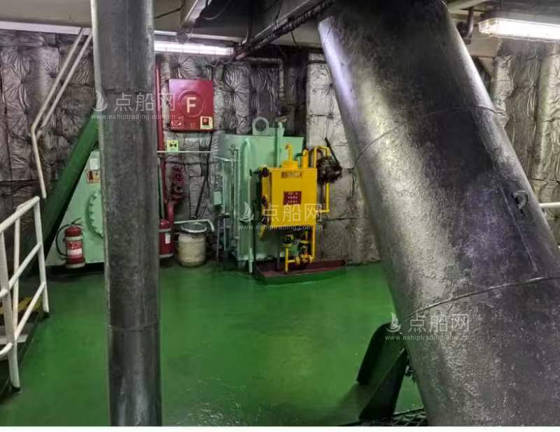 出售684箱集装箱船