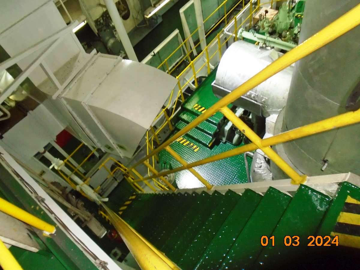 出售57000吨散货船